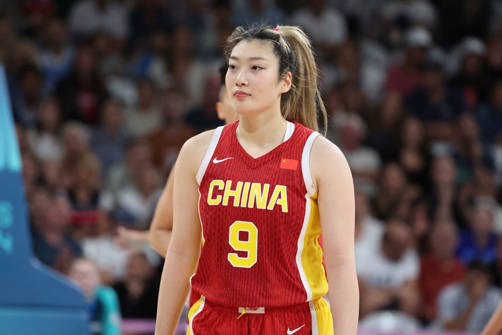 体坛周报：李梦已成婚 和偶像梦幻联动 能否激励勒布朗梦再次崛起